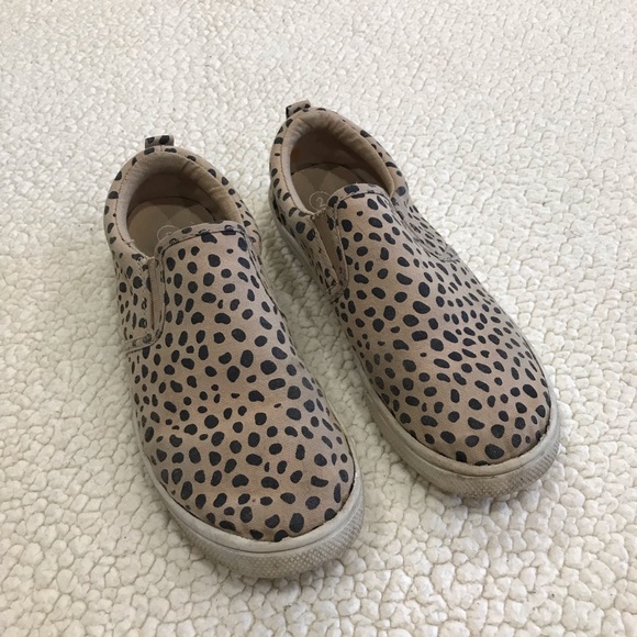Girls Cat & Jack Slip On Brown w/ Dark Brown Spots Fashion Sneaker Shoes
Youth 2 - Picture 3 of 16